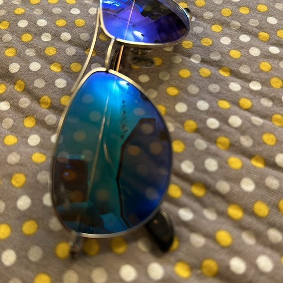 Maui Jim small frame aviators for a thin face with new lenses & original case - Picture 6 of 7